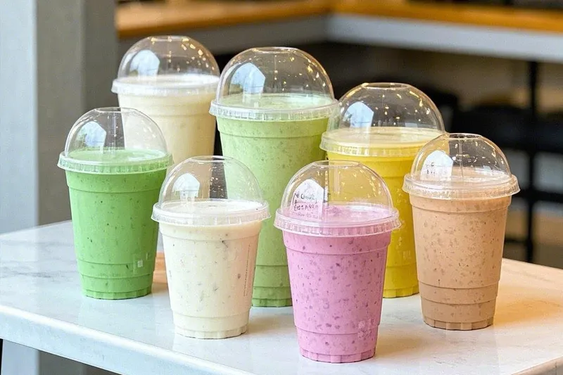 Какие факторы влияют на время разложения чашек для холодных напитков из PLA?