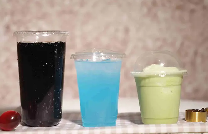 Каким пищевым стандартам должны соответствовать чашки для холодных напитков из PLA во время производства?